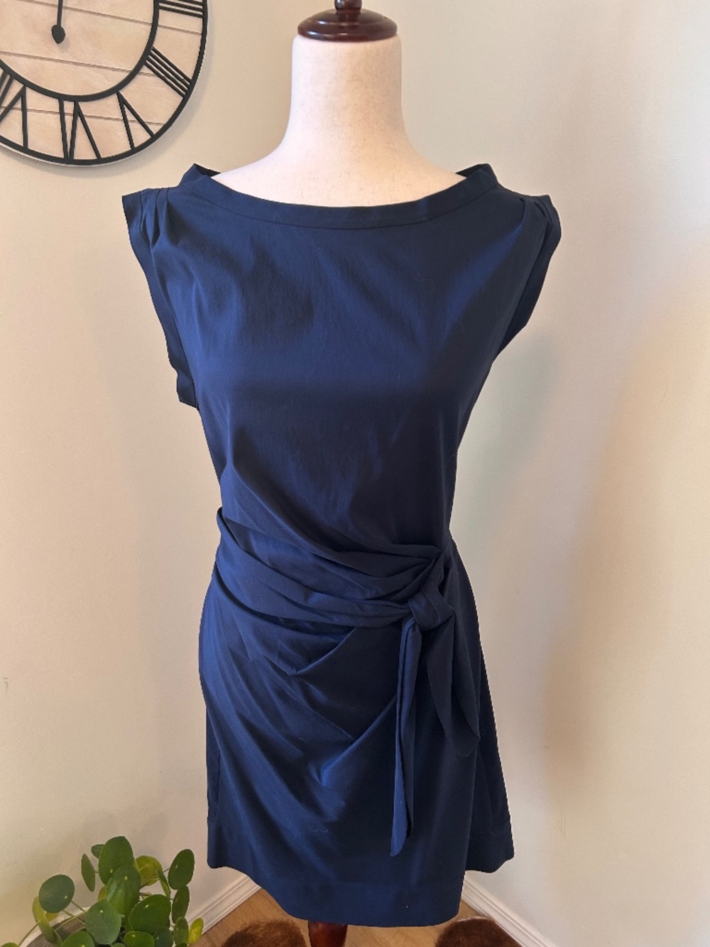 Diane von Furstenberg Della Navy Draped Tie Waist Sheath Dress Size 10 EUC